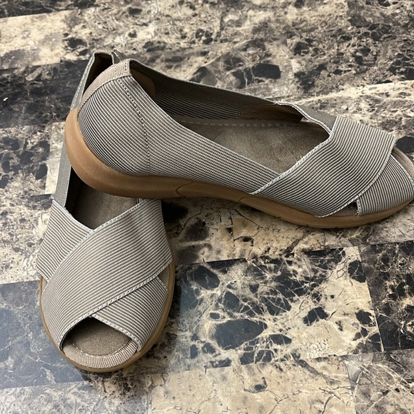 Baretraps Kami stretch flat open toe sandal - Picture 3 of 4